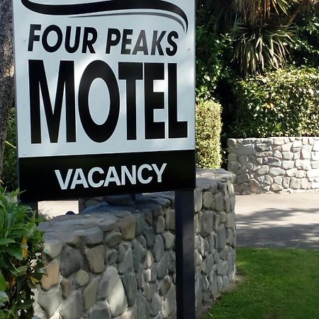 ג'רלדין Four Peaks Motel מראה חיצוני תמונה